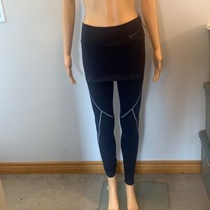 Nwt Nike front skirt leggings